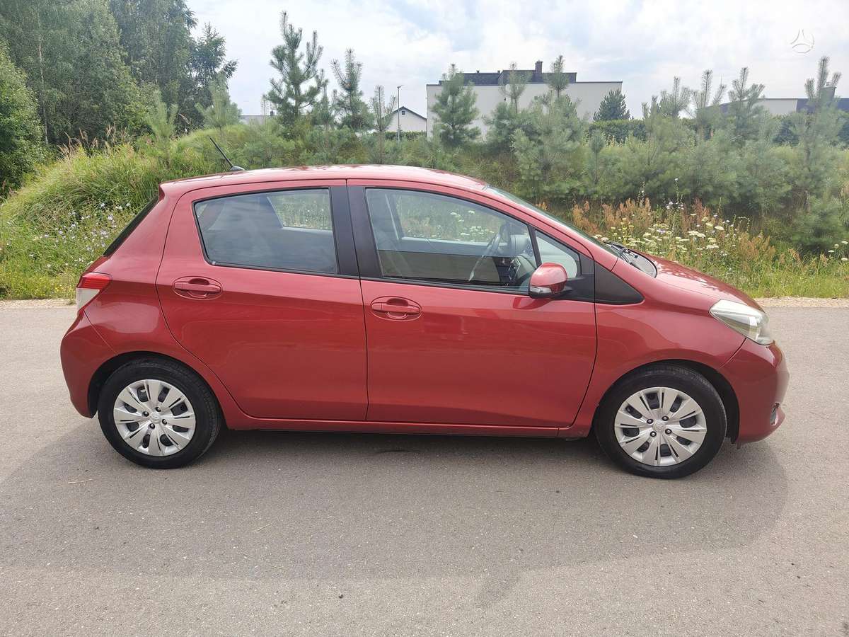 Toyota Yaris - 4