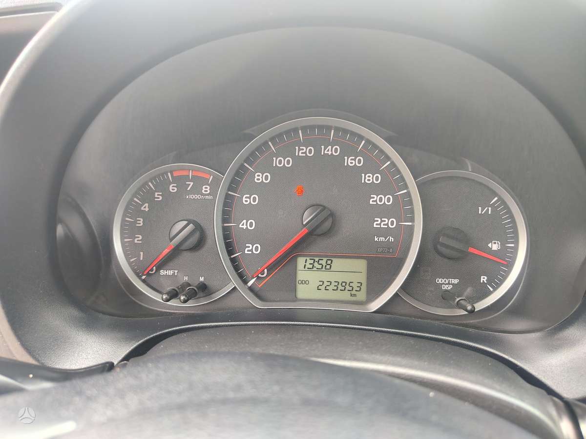 Toyota Yaris - 10