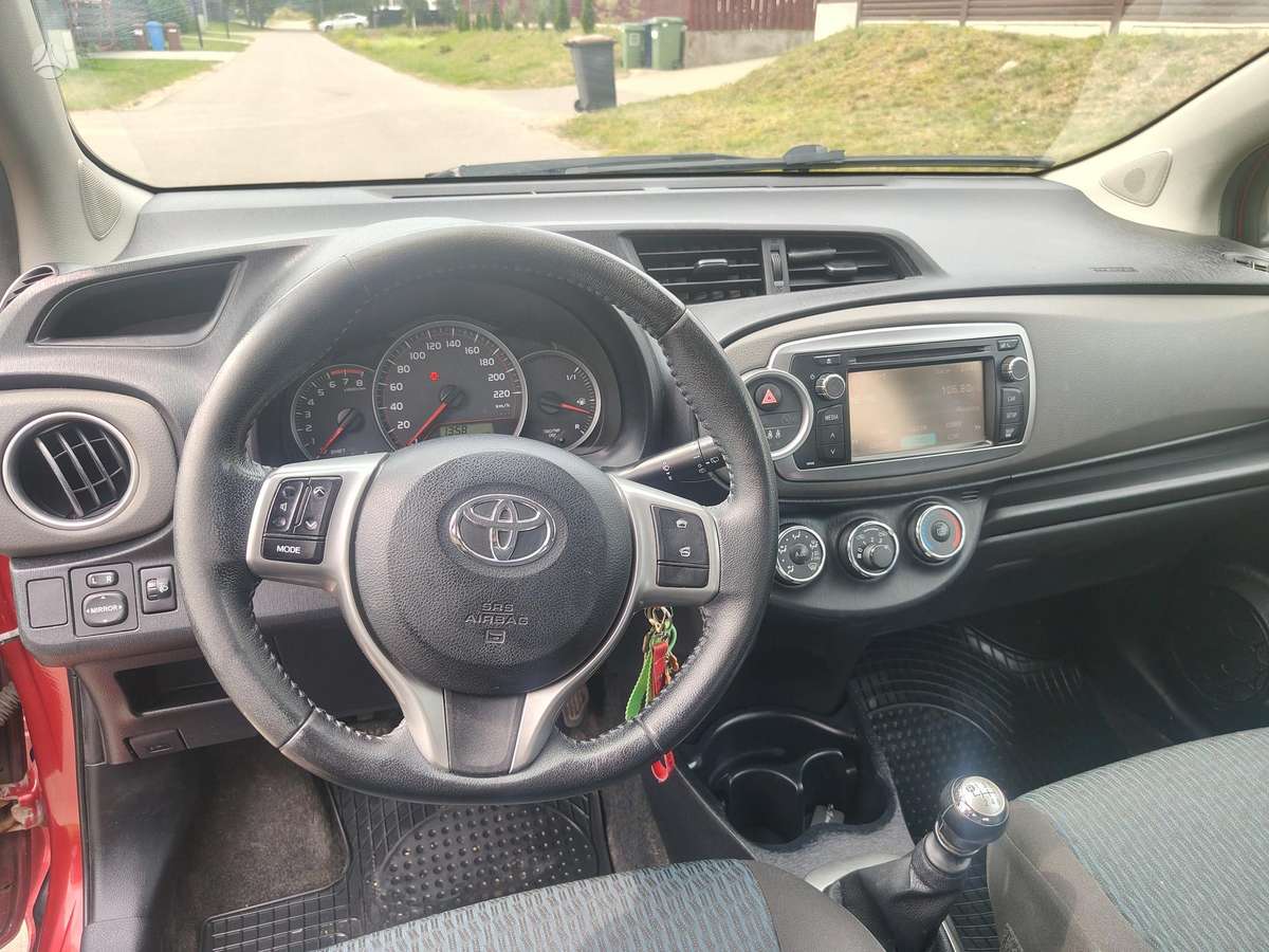 Toyota Yaris - 11