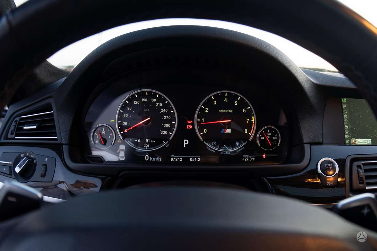BMW M5, 4.4 l., Седан