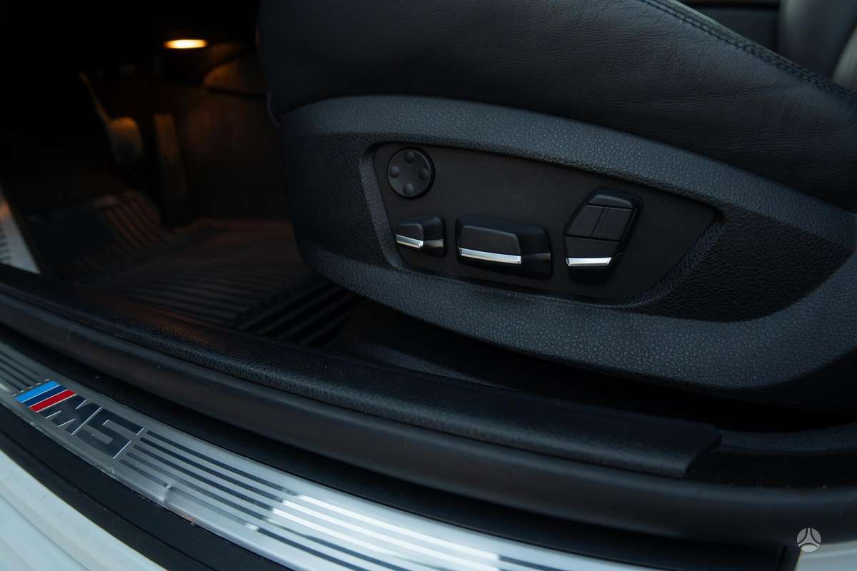 BMW M5, 4.4 l., Седан