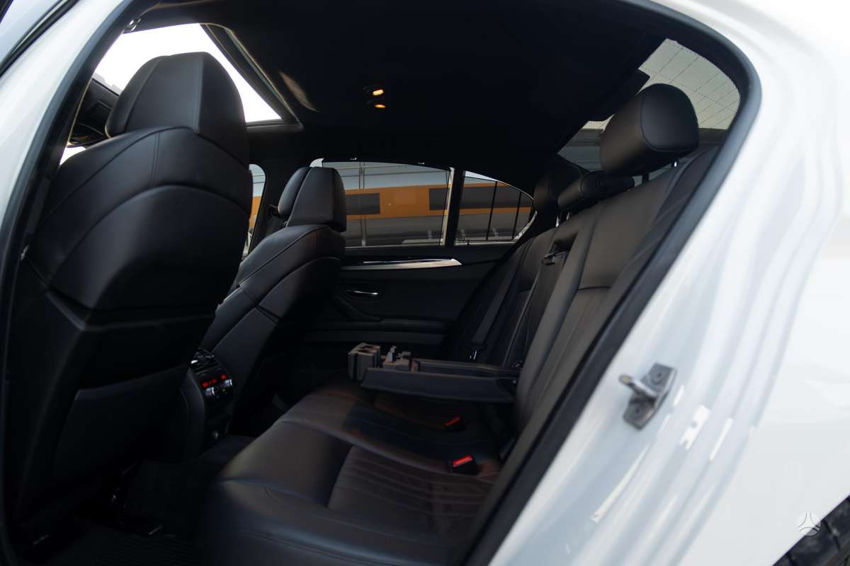 BMW M5, 4.4 l., Седан