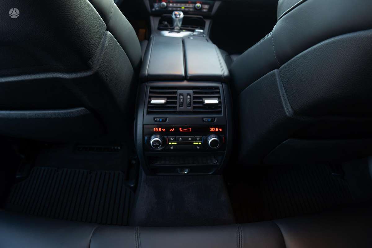 BMW M5, 4.4 l., Седан