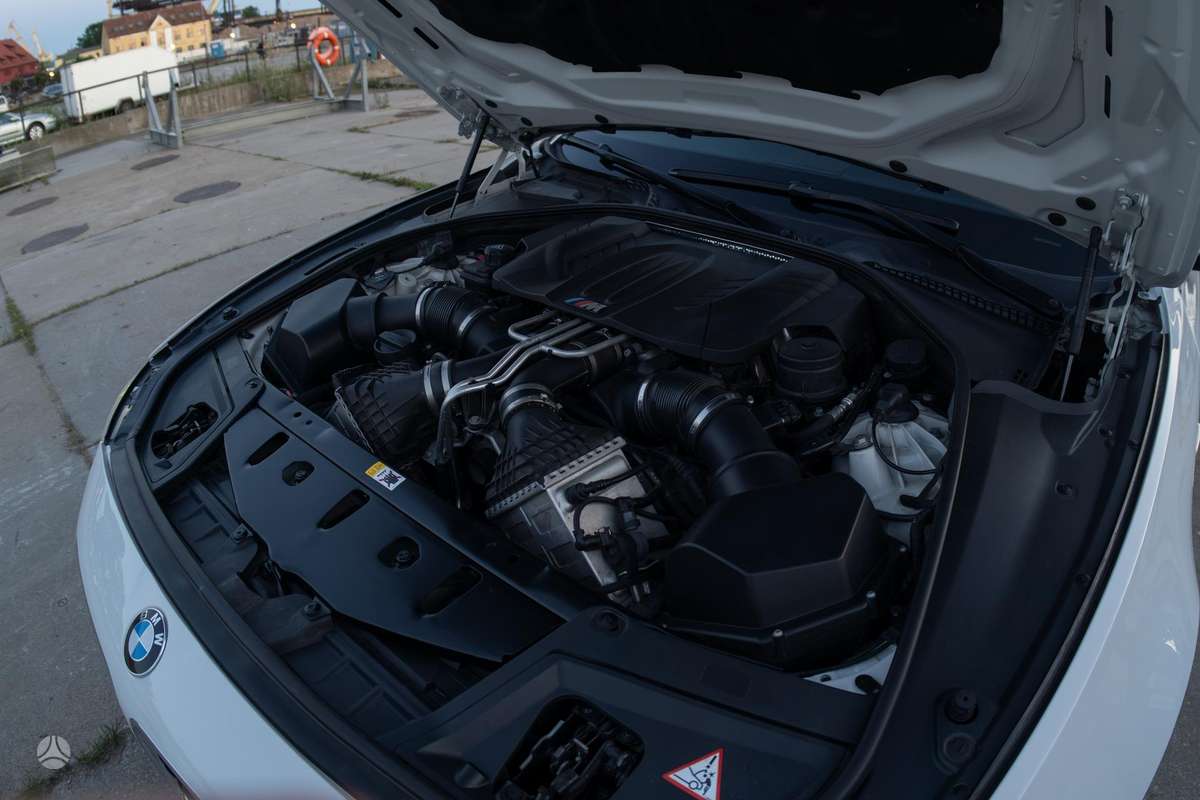 BMW M5, 4.4 l., Седан