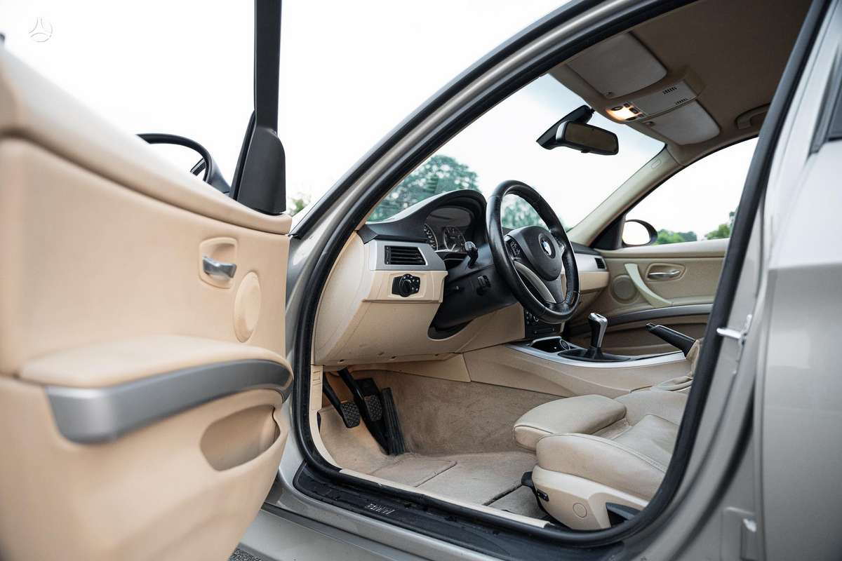 BMW 318, 2.0 l., wagon