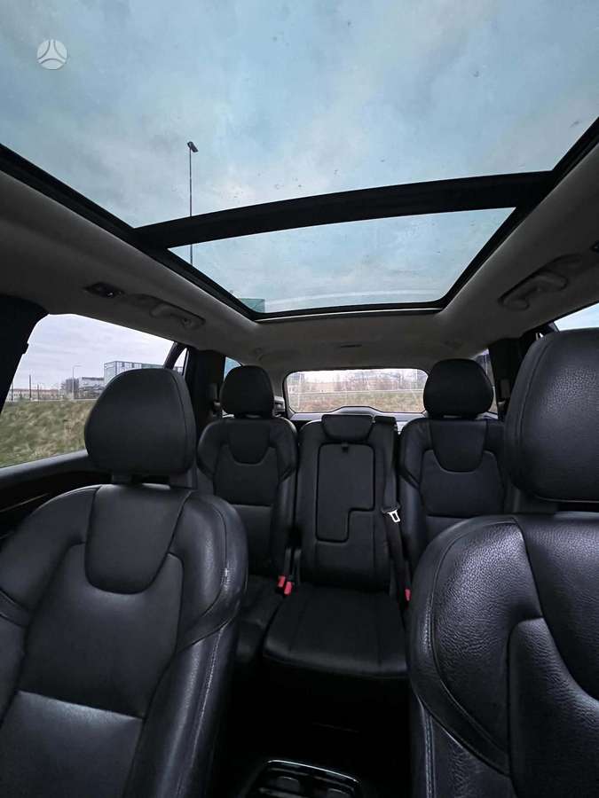 Volvo XC90 - 10