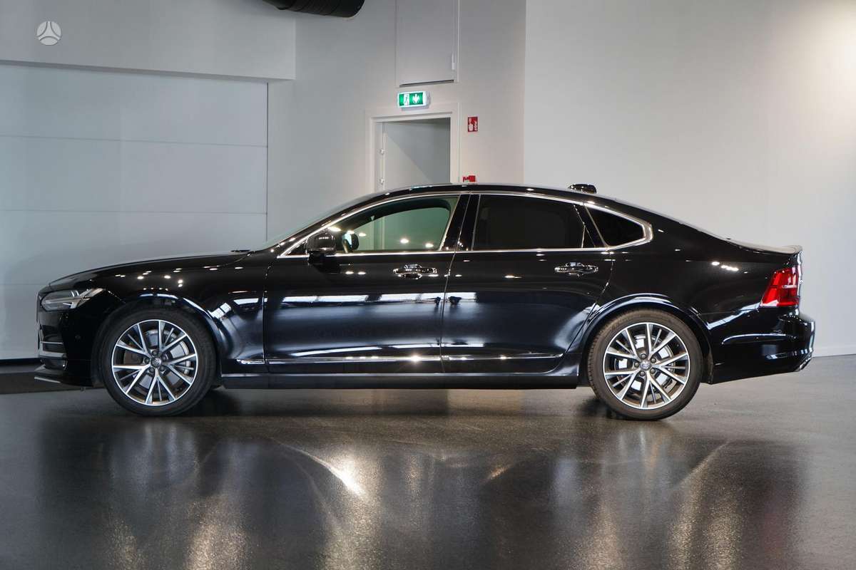 Volvo S90 - 2