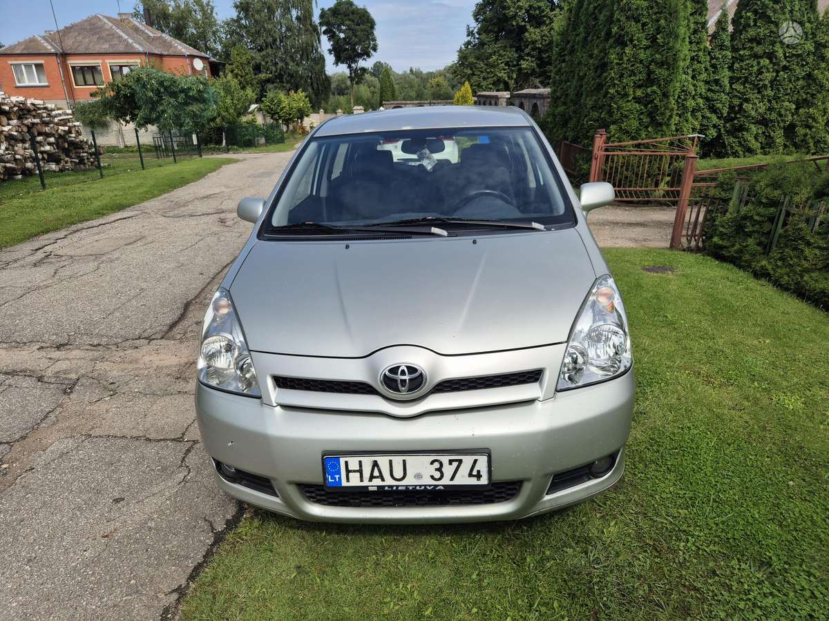 Toyota Corolla Verso - 1