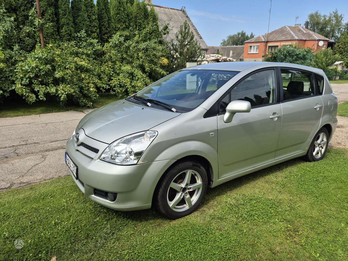 Toyota Corolla Verso - 2