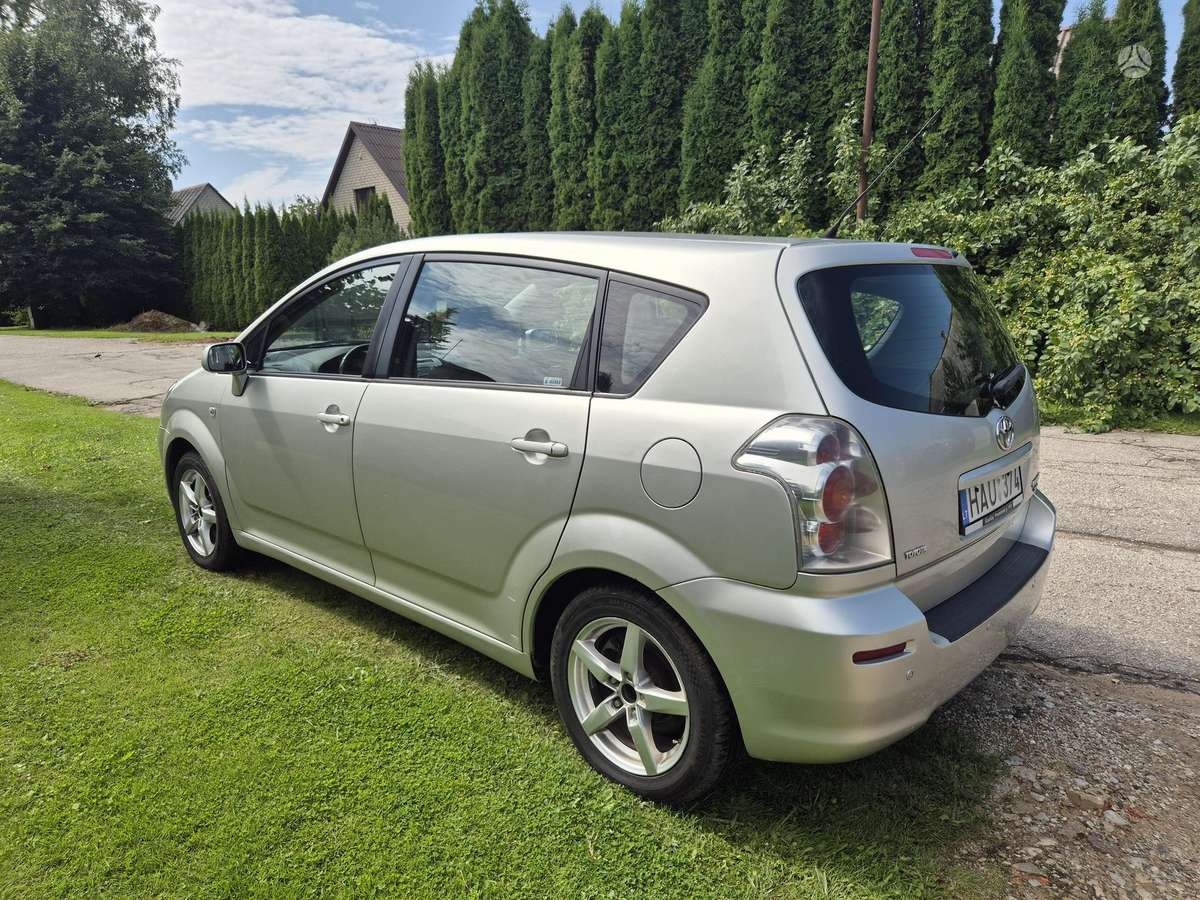 Toyota Corolla Verso - 4