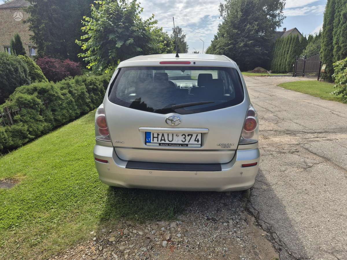 Toyota Corolla Verso - 5