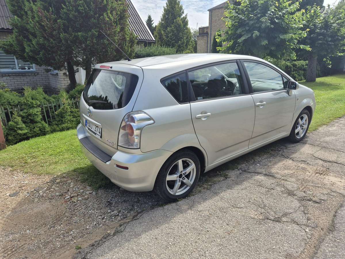 Toyota Corolla Verso - 6