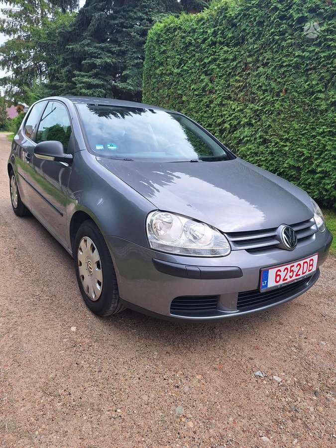 Volkswagen Golf - 1