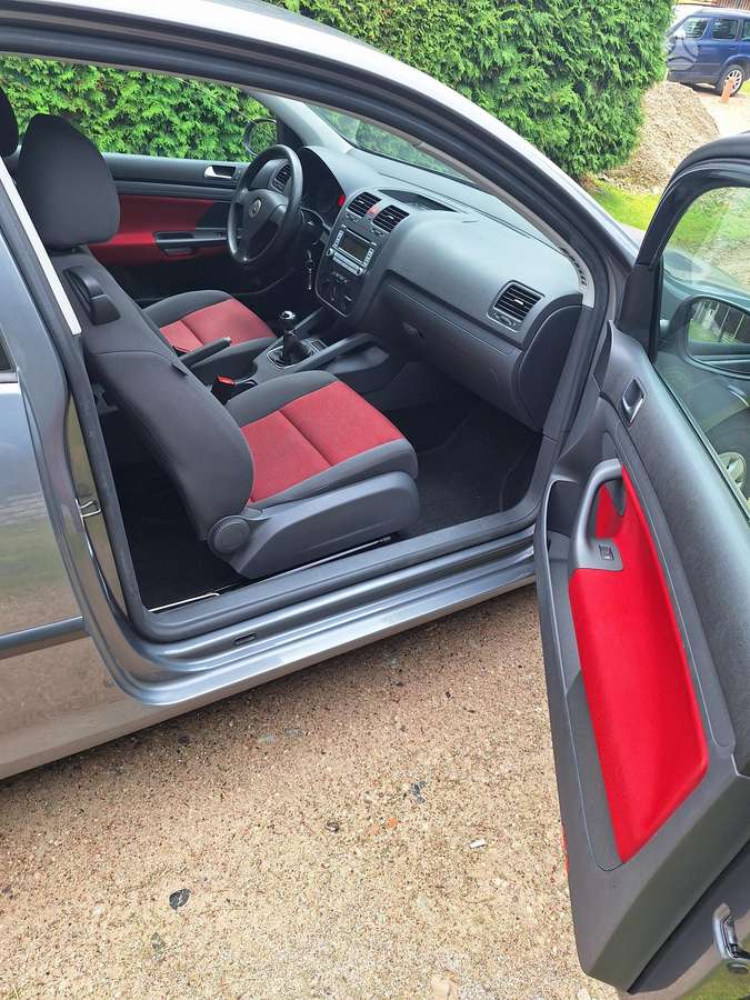 Volkswagen Golf - 11