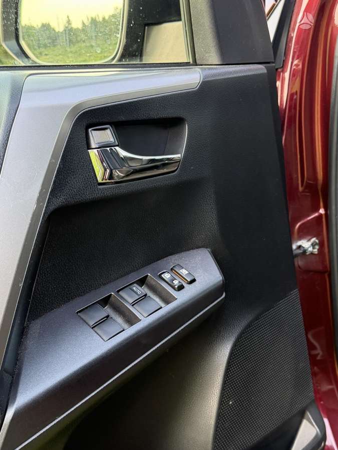 Toyota RAV4 - 9