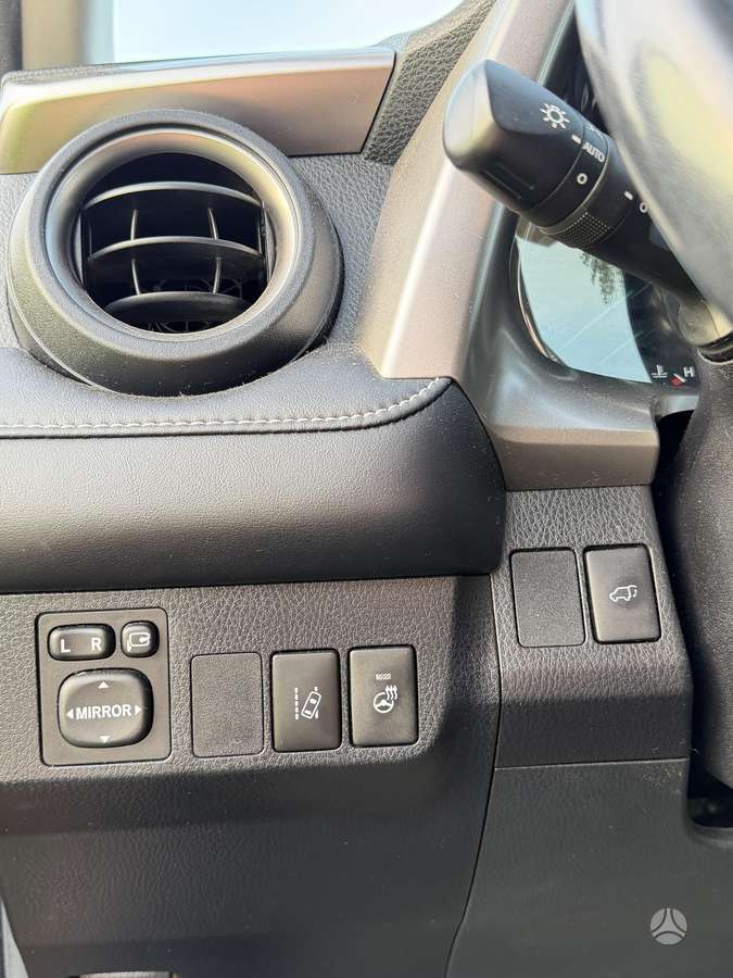 Toyota RAV4 - 10