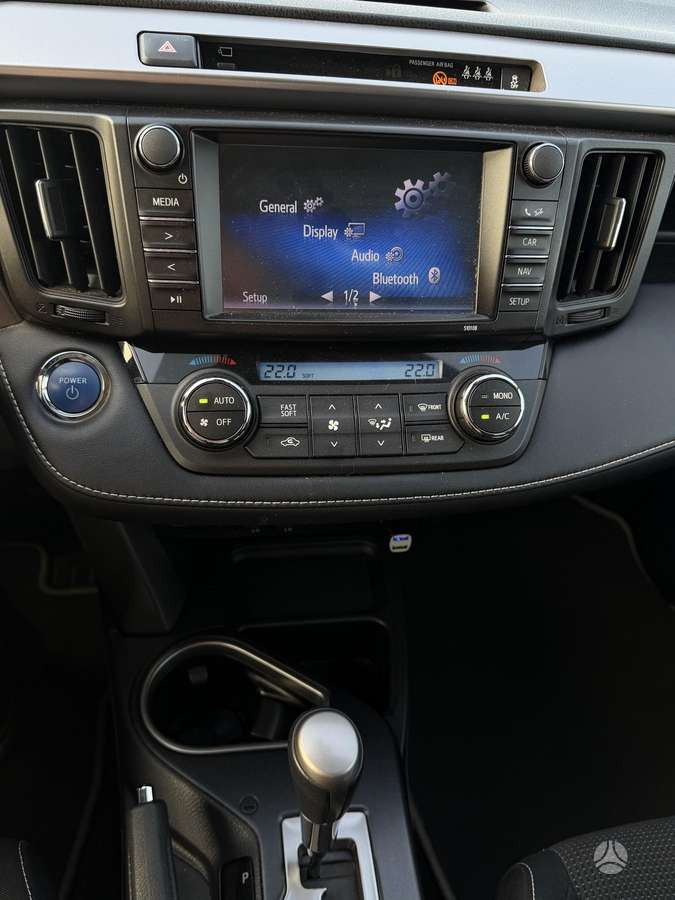 Toyota RAV4 - 11