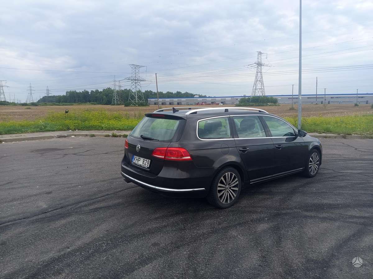 Volkswagen Passat - 4