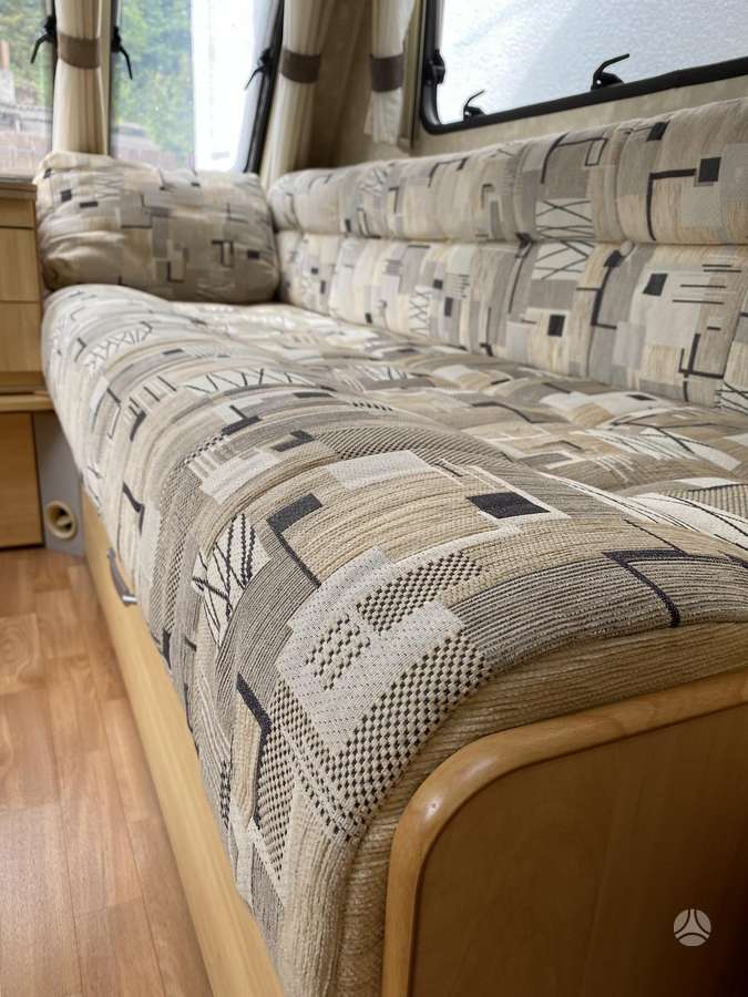 Sterling Europa 390, caravans