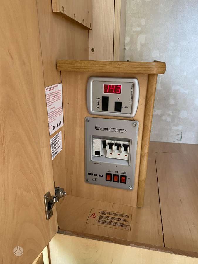 Sterling Europa 390, кемперы