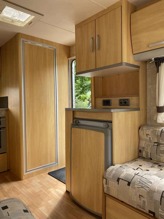 Sterling Europa 390, caravans