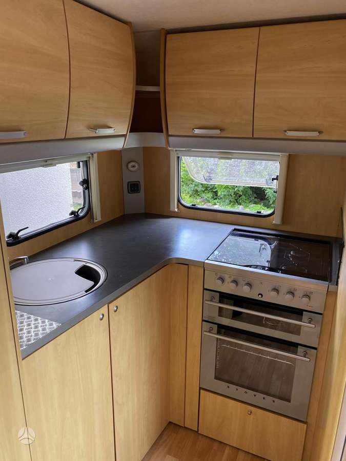 Sterling Europa 390, caravans