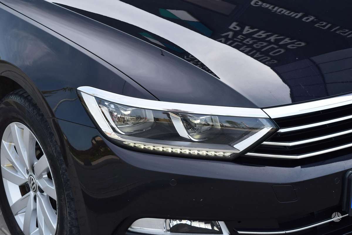 Volkswagen Passat - 4