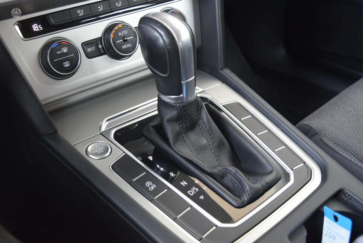 Volkswagen Passat - 12