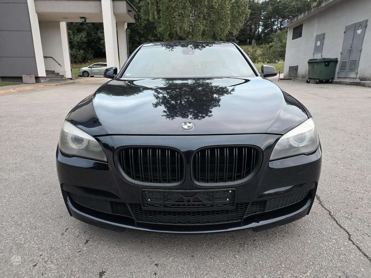 BMW 740, 3.0 l., Седан