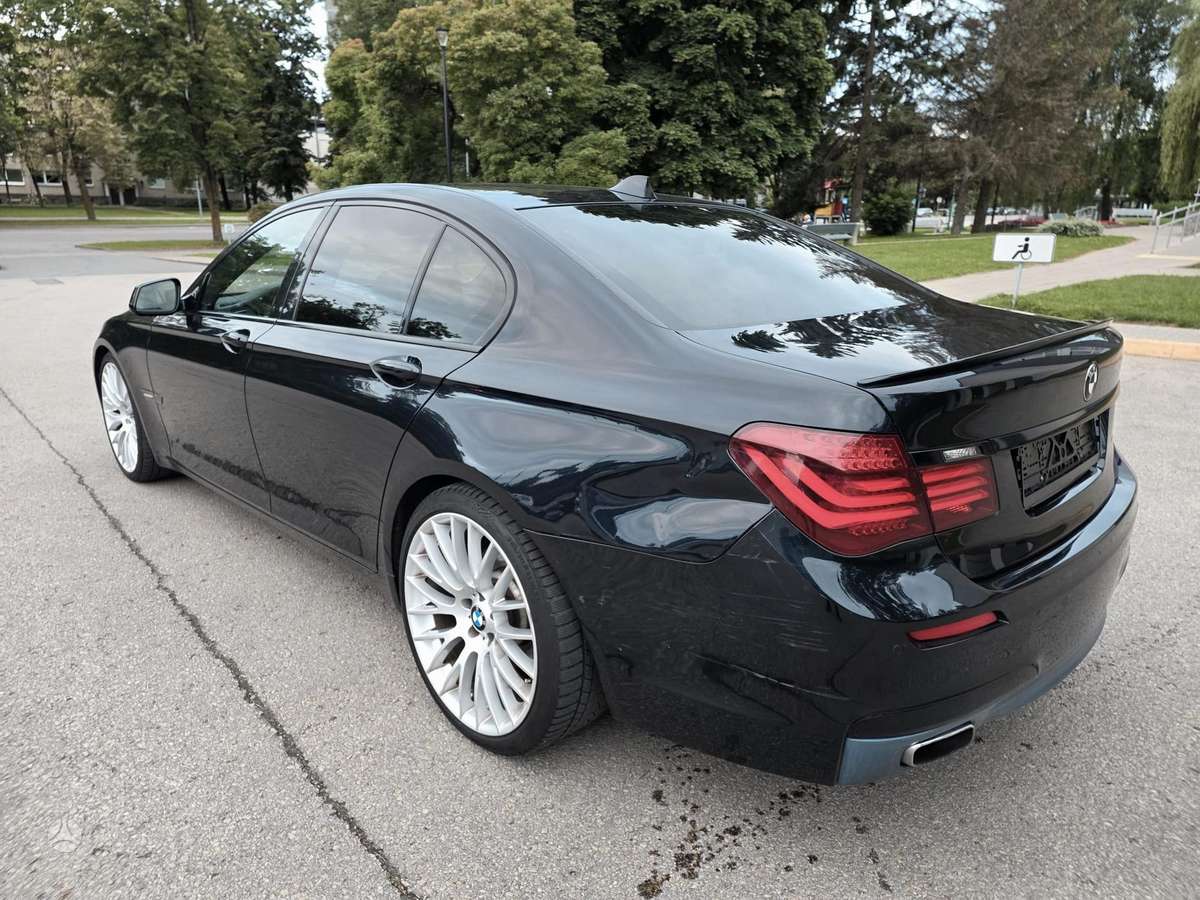 BMW 740, 3.0 l., Седан