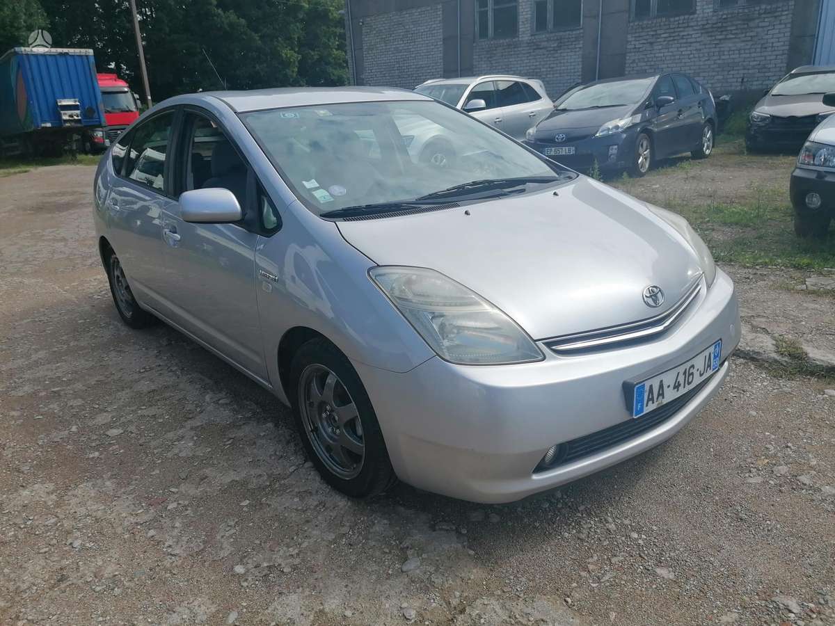 Toyota Prius - 2