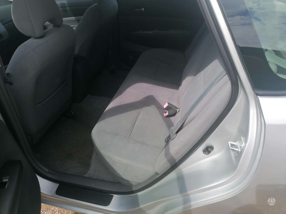 Toyota Prius - 5