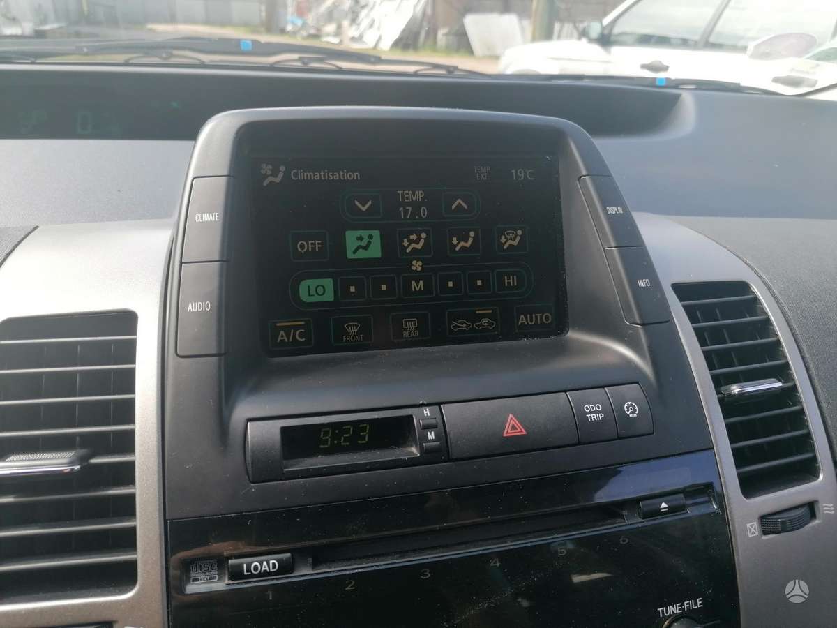 Toyota Prius - 9