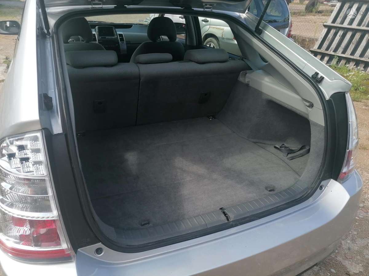 Toyota Prius - 10