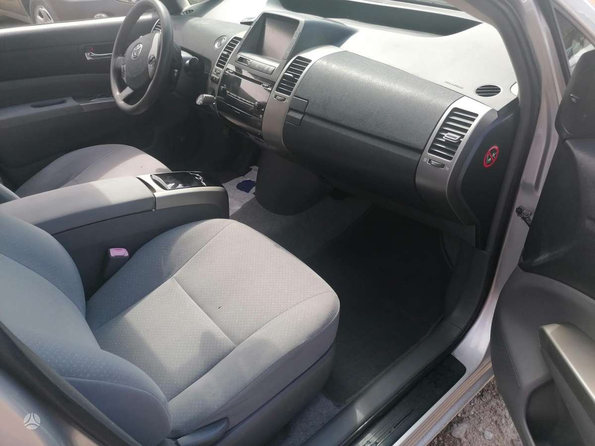 Toyota Prius - 12
