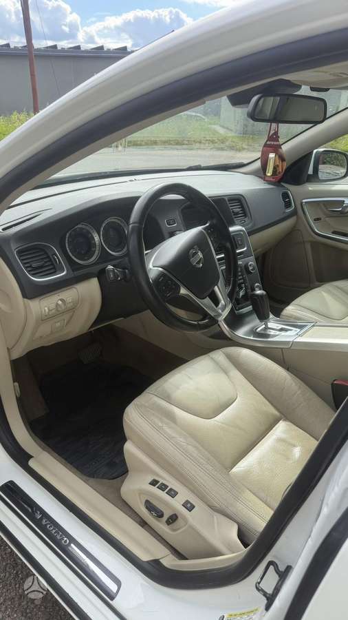 Volvo S60, 2.5 l., Седан