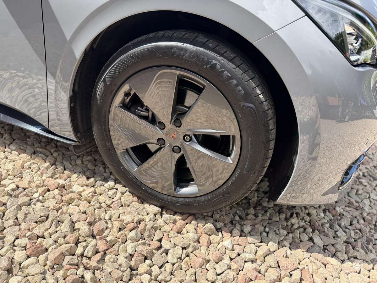Cupra Born, 63 kWh, hatchback