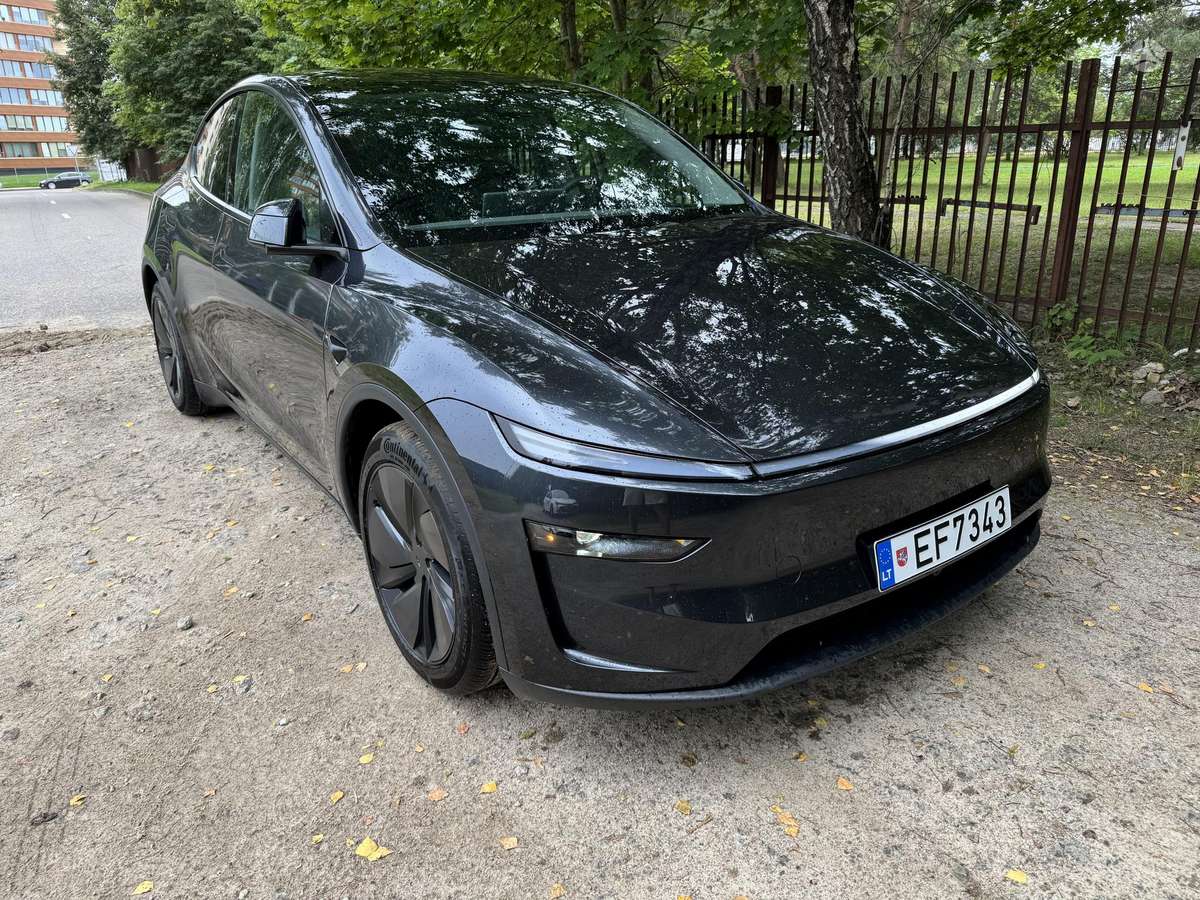 Tesla Model Y - 3