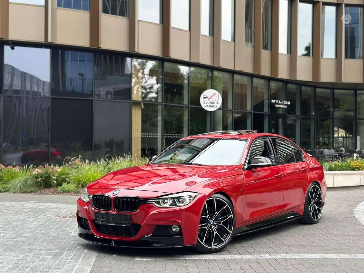 BMW 330, 2.0 l., Седан