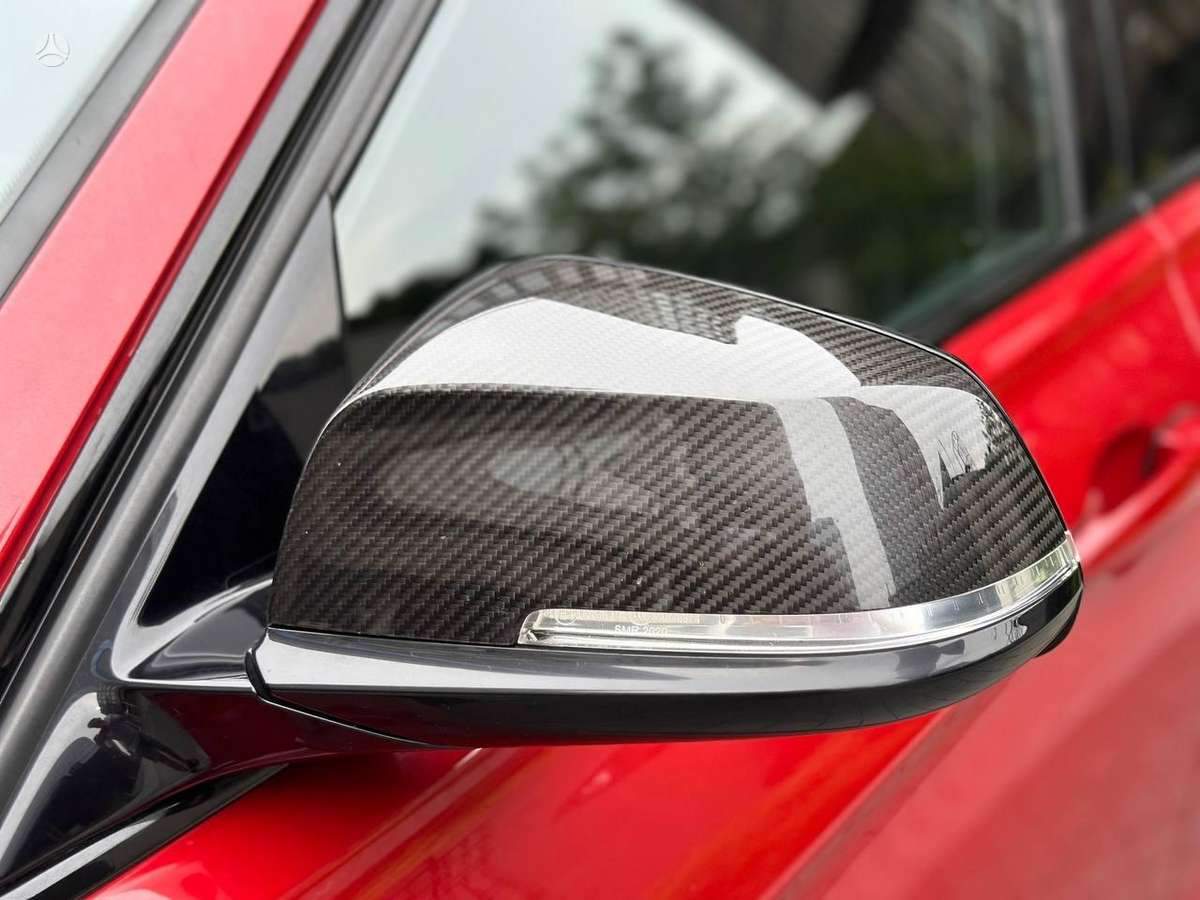 BMW 330, 2.0 l., Седан