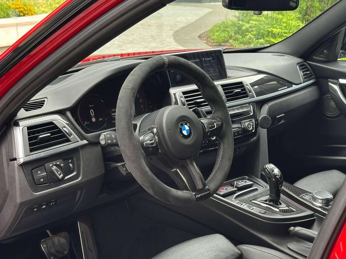 BMW 330, 2.0 l., Седан