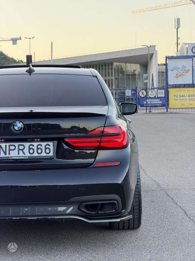 BMW 740, 3.0 l., Седан