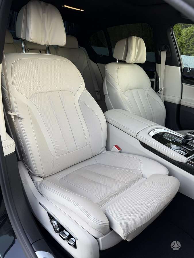 BMW 740, 3.0 l., Седан