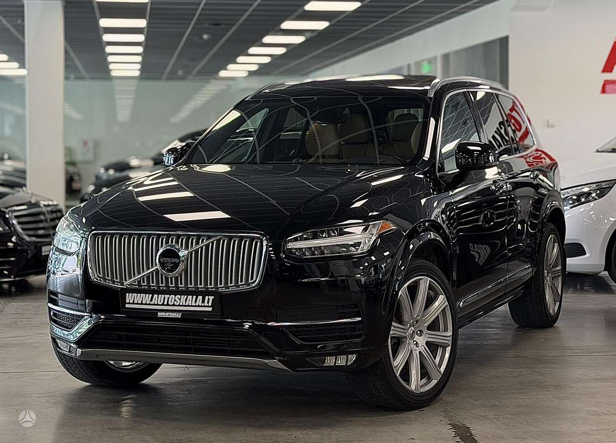 Volvo XC90 - 1