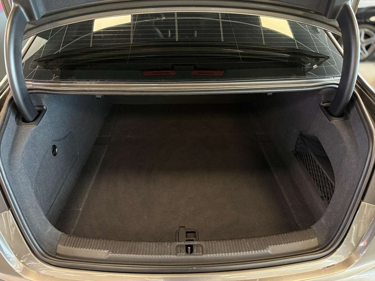 Audi A6, 2.0 l., Седан
