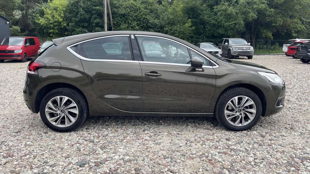 Citroen DS4, 1.6 l., hatchback