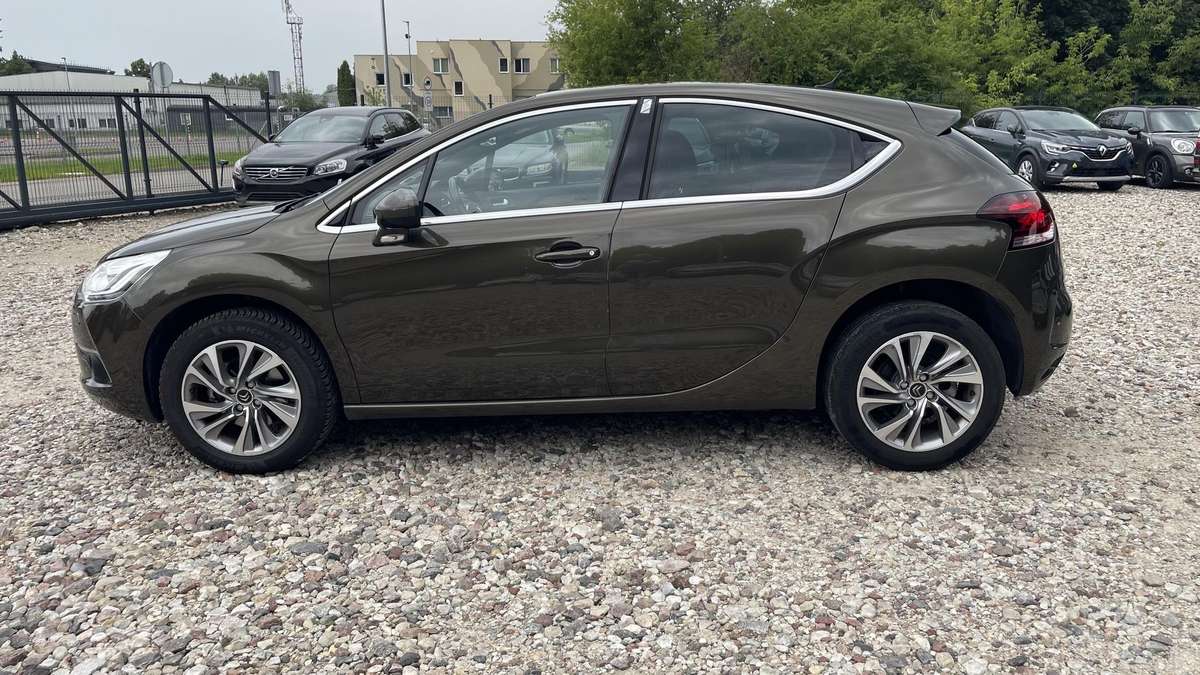 Citroen DS4, 1.6 l., hatchback