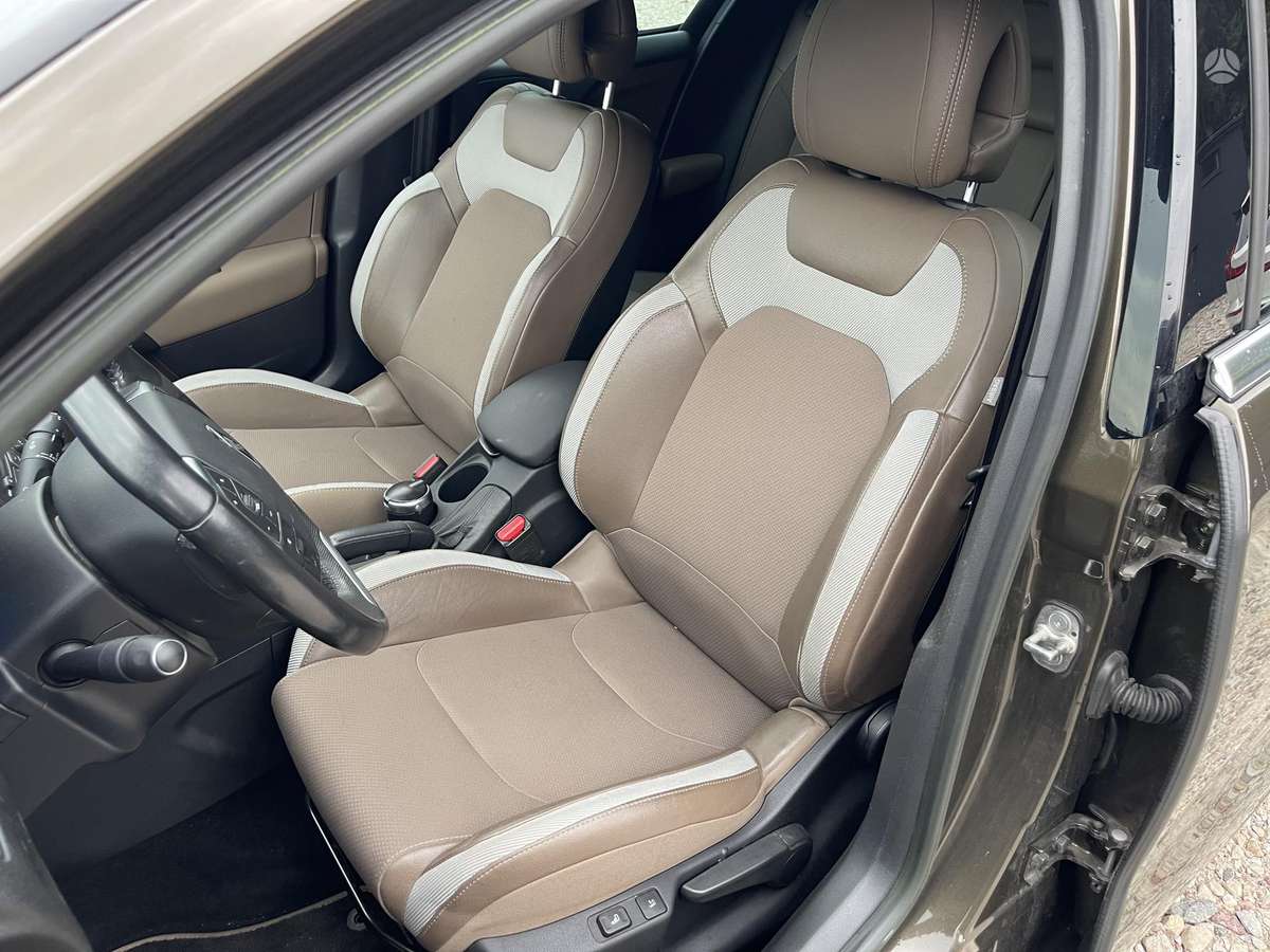 Citroen DS4, 1.6 l., hatchback
