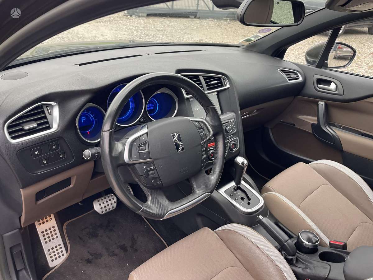 Citroen DS4, 1.6 l., hatchback