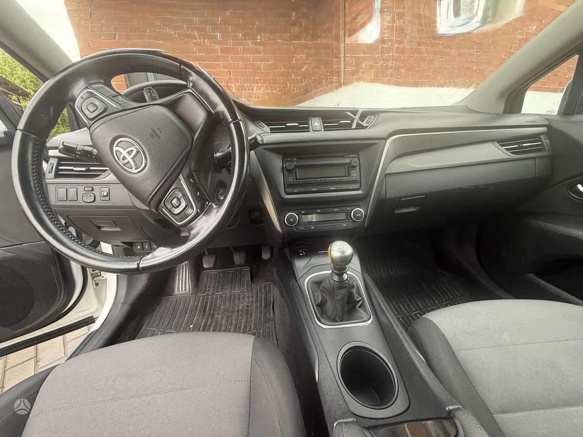 Toyota Avensis - 6